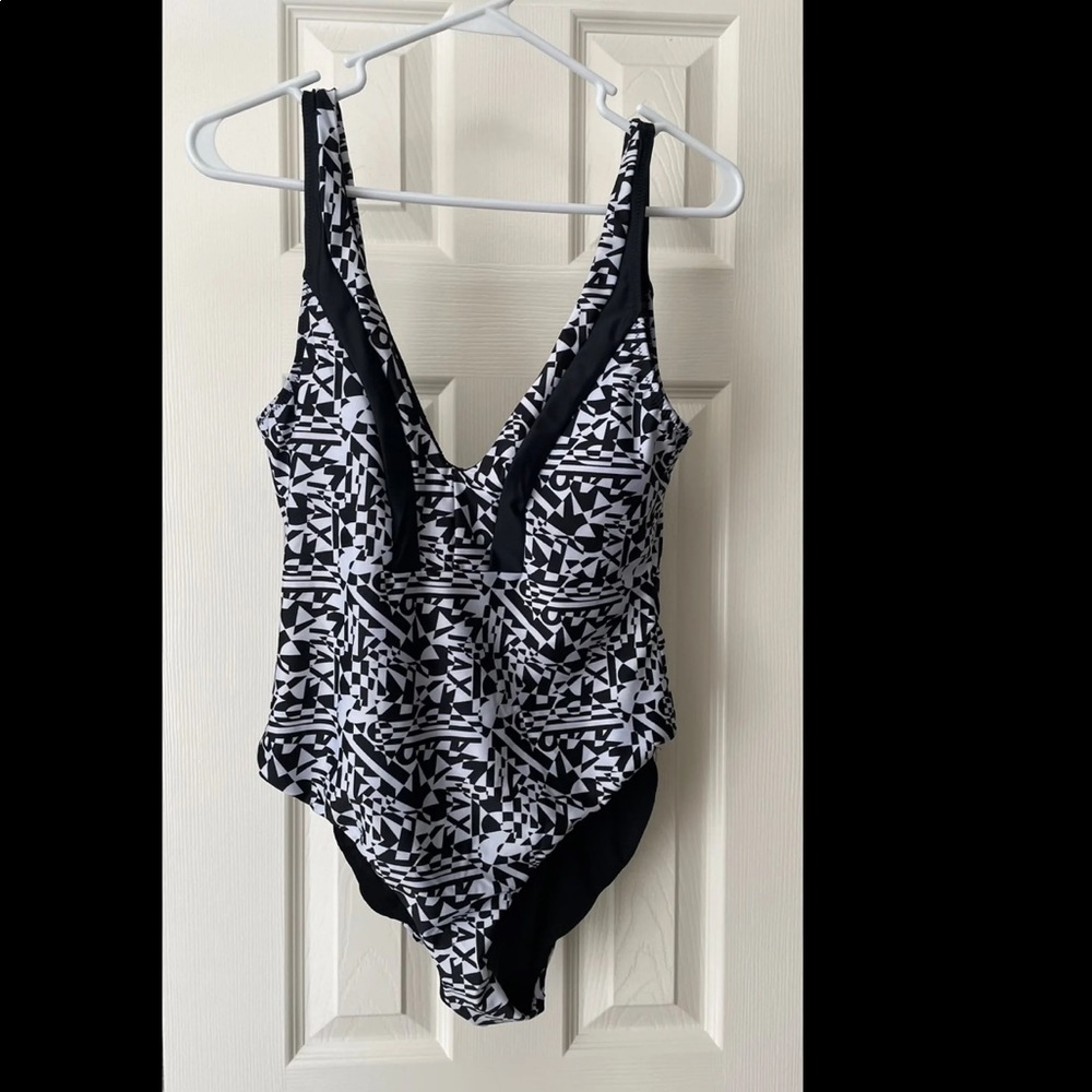 Geometric one piece bathing suit